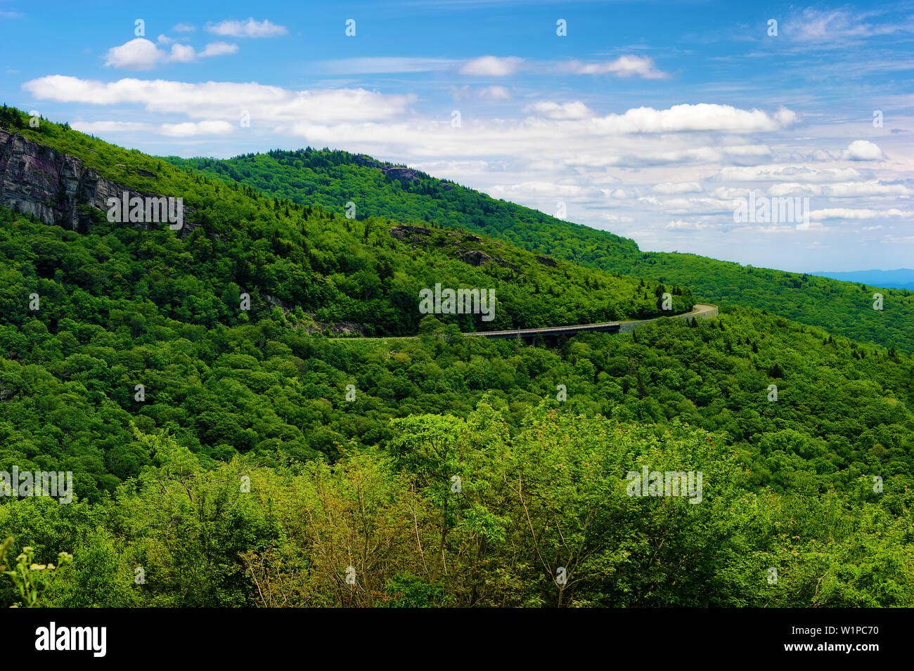 Blue ridge range hi-res stock photography and images - Alamy
