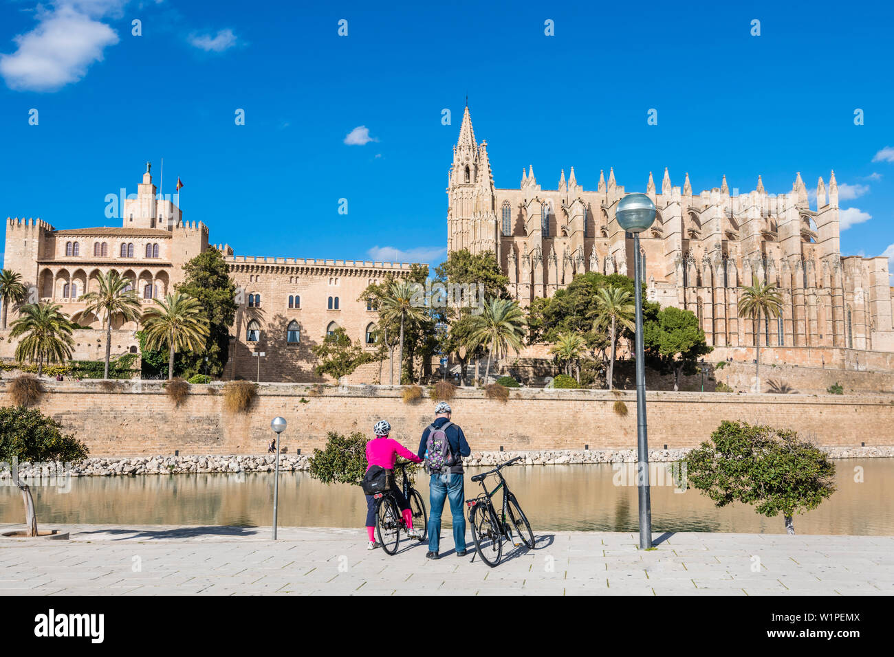 Cathedral of Santa Maria, Almudaina Palace, Palma de Mallorca, Mallorca, Spain Stock Photo