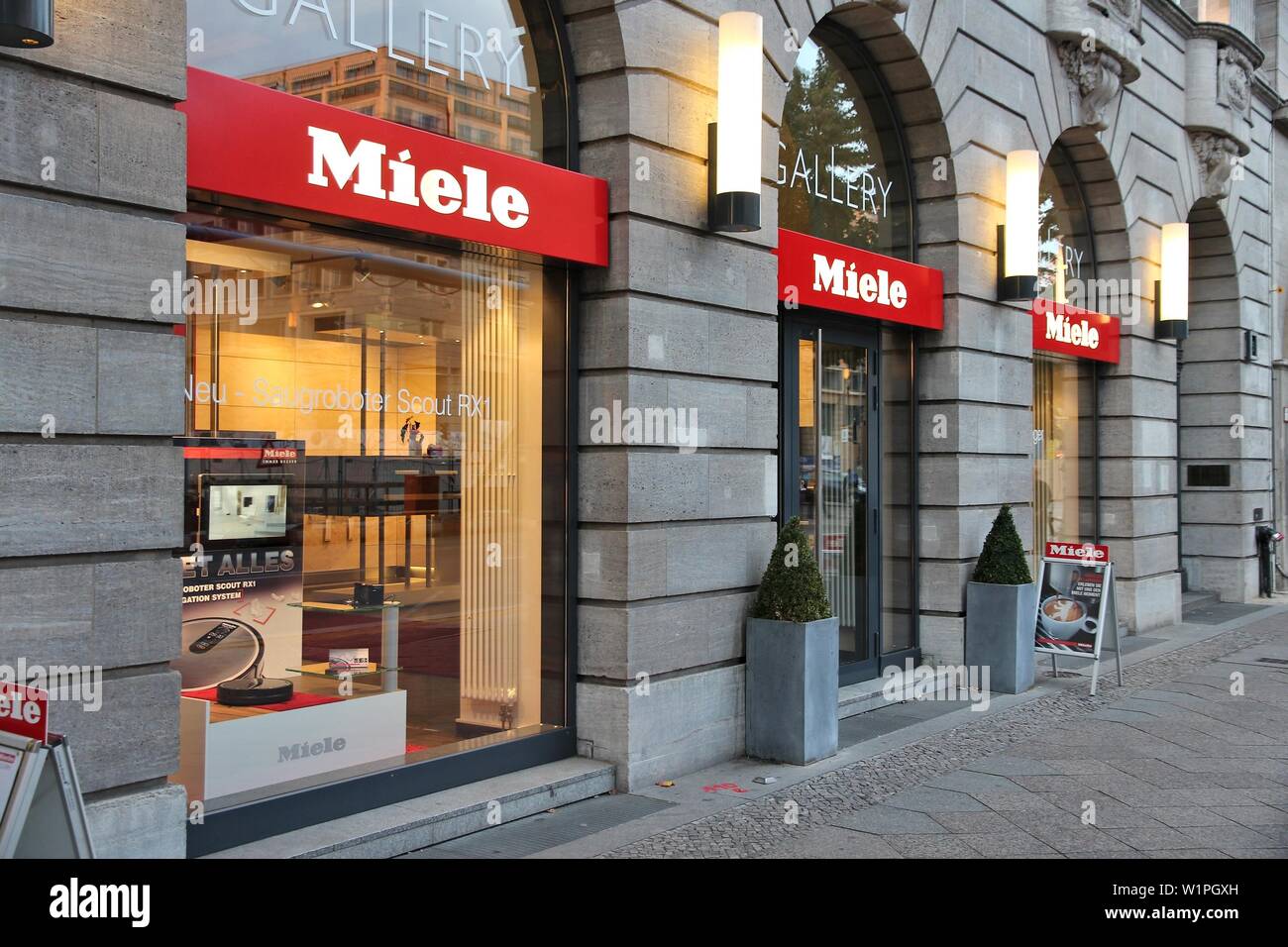 BERLIN, GERMANY - AUGUST 26, 2014: Miele home appliance store in Unter den  Linden, Berlin. Miele is a manufacturer of high-end German domestic applian  Stock Photo - Alamy
