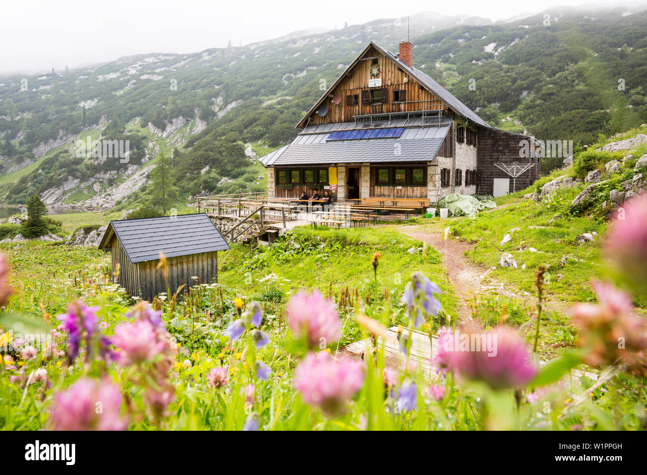Alpine hut Puehringer Huette, Totes Gebirge, Bad Aussee, Styria, Austria,  Europe Stock Photo - Alamy