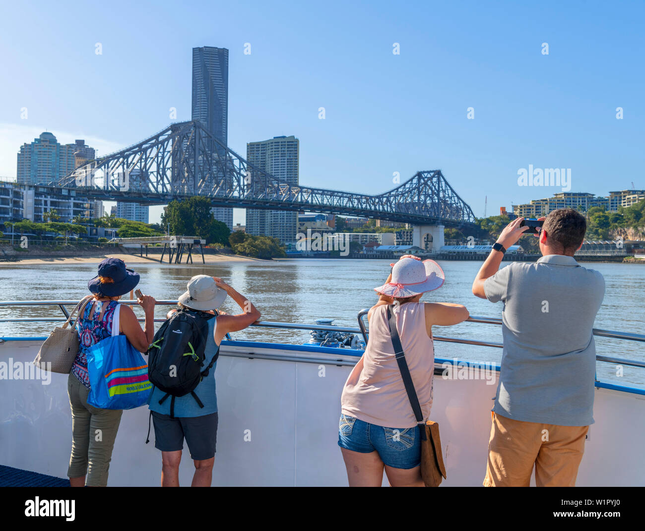 The Story Bridge spanning the Brisbane River viewed from a CityCat ferry, Brisbane, Queensland, Australia Stock Photo