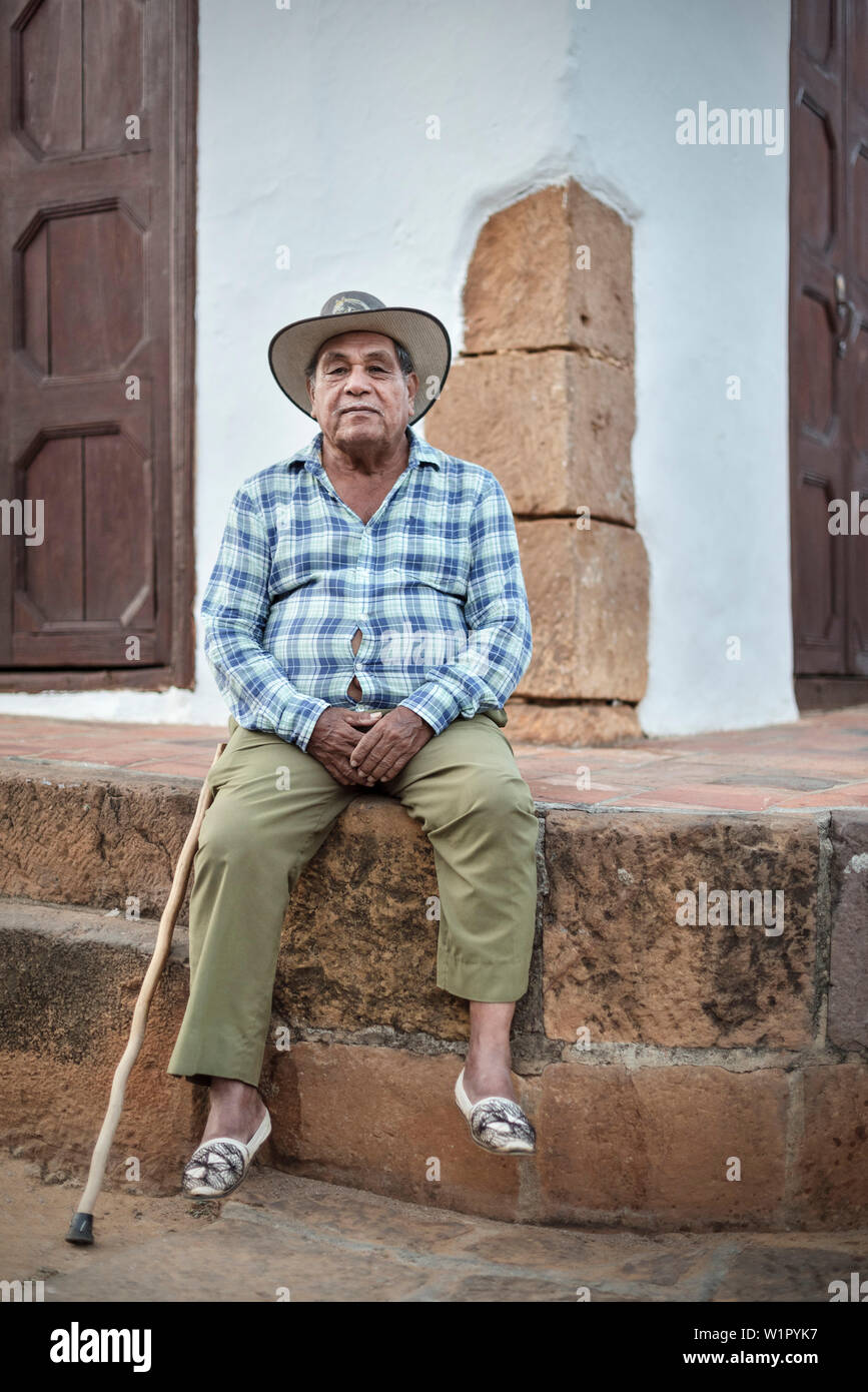 Colombian man in hat hi-res stock photography and images - Alamy