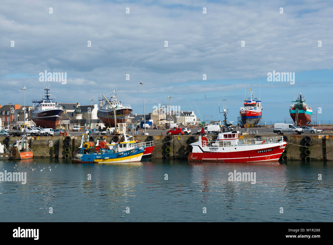 Fishing boats guilvinec brittany france hi-res stock photography and images  - Alamy