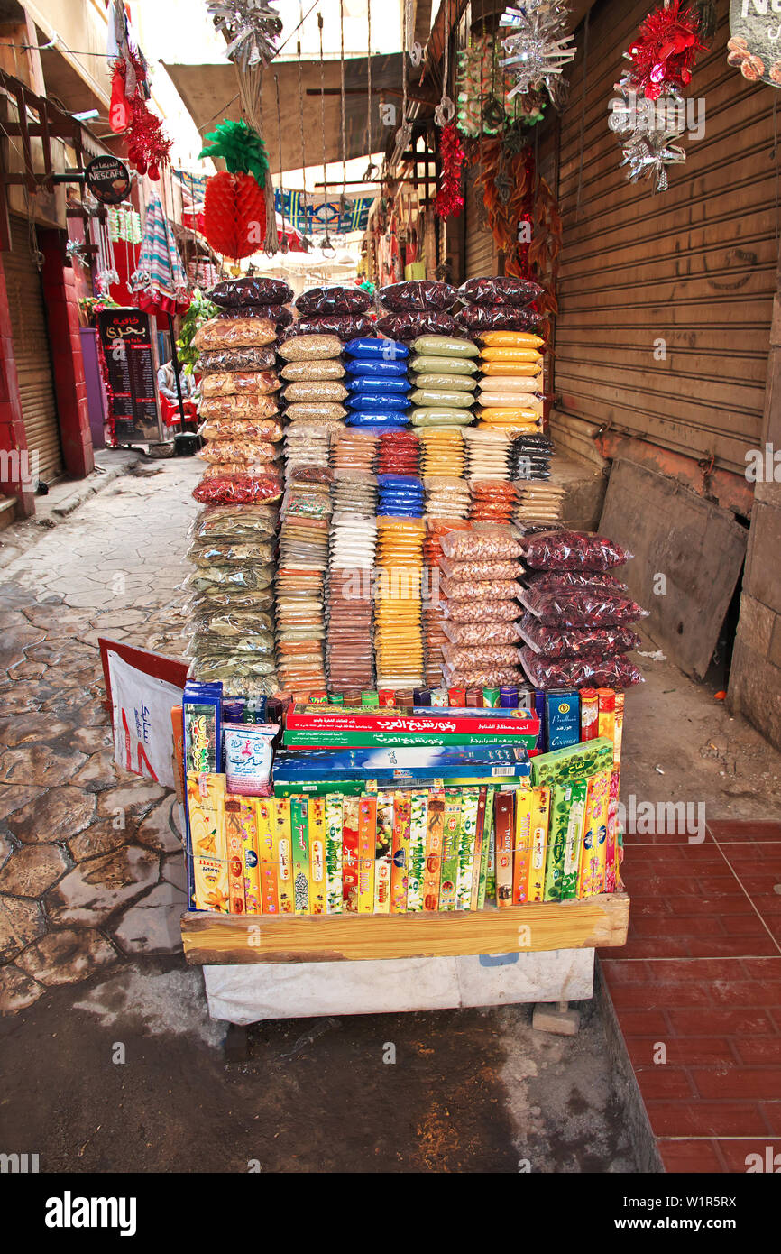 Luxor, Egypt - 01 Mar 2017. Local market in Luxor city Stock Photo - Alamy