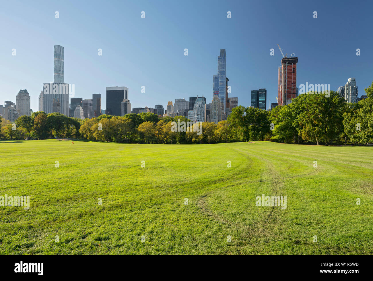 Hochhäuser am Central Park, Sheep Meadow, Manhatten, New York City, New York, USA Stock Photo