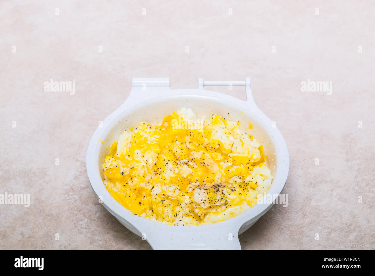 microwave scrambled eggs Stock Photo - Alamy