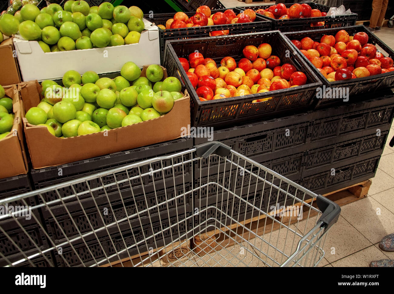 Shopping for fruits and vegetables in a supermarket Stock Photo Alamy
