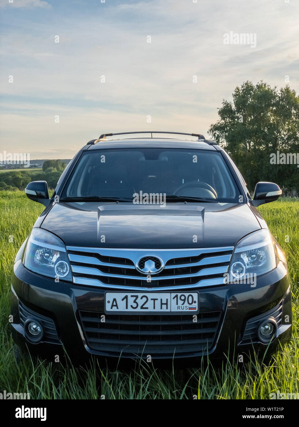 Moscow Russia May 24 2019 Black Chinese Suv Great Wall Hover H3 Kitajskij Vnedorozhnik Grejt Voll Hover 4x4 Offroad Off Road Stock Photo Alamy