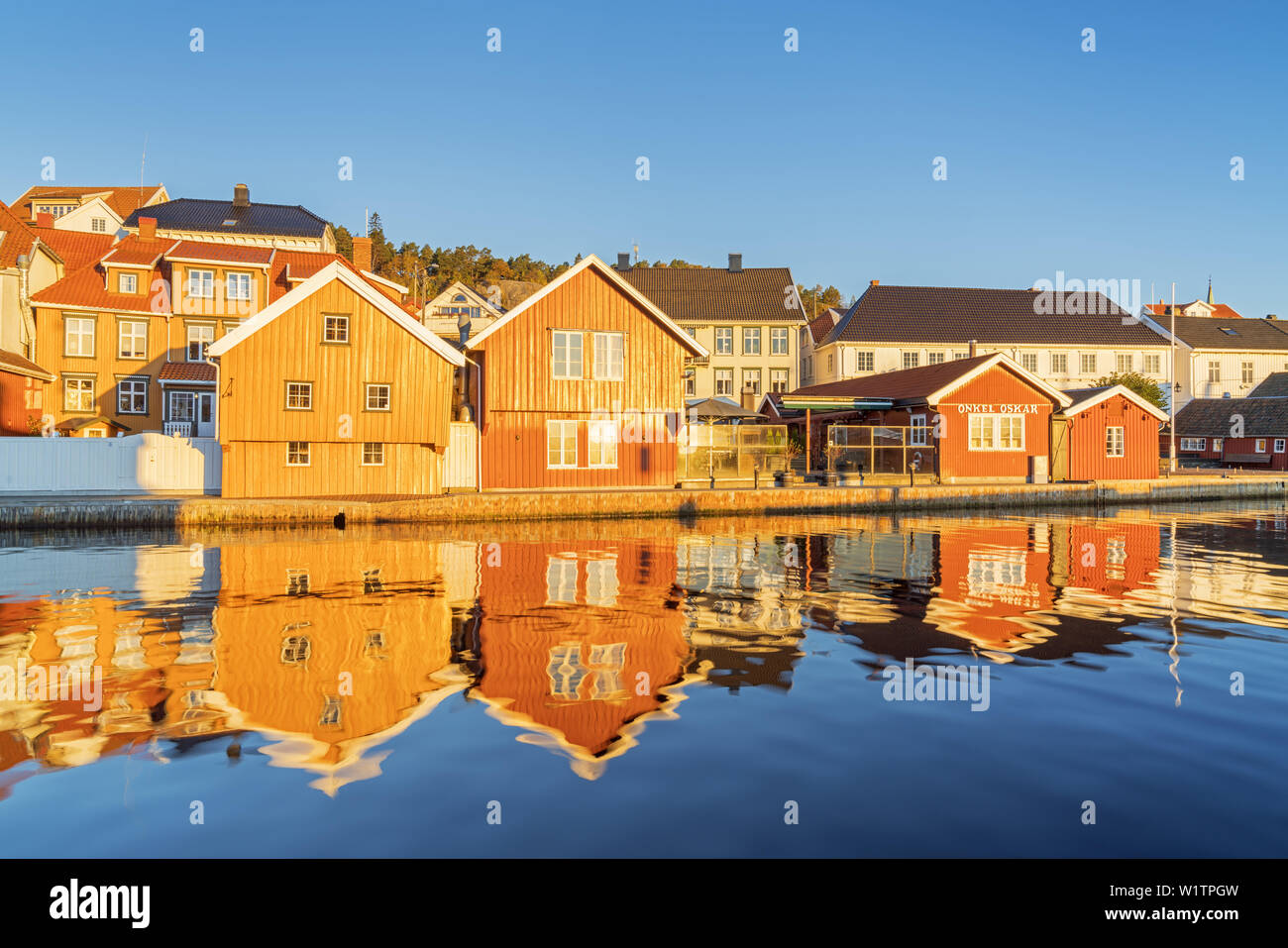 Coloured wodden houses in Kragerø and the skerries around isle Øya, Telemark, Østlandet, Southern Norway, Norway, Scandinavia, Northern Europe, Europe Stock Photo