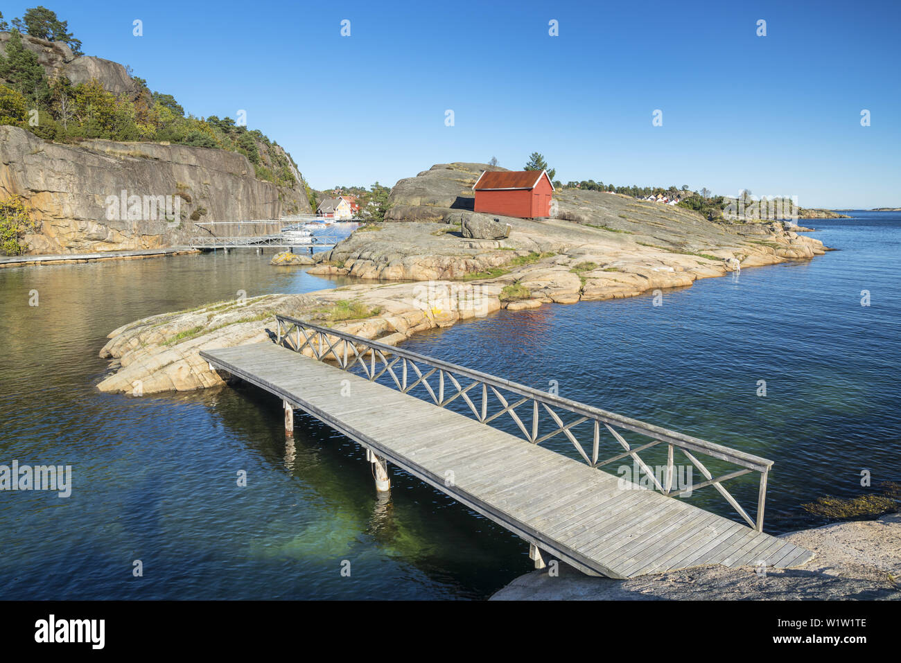 Small bridge in Gjeving in the skerries, Aust-Agder, Sørlandet, Southern Norway, Norway, Scandinavia, Northern Europe, Europe Stock Photo