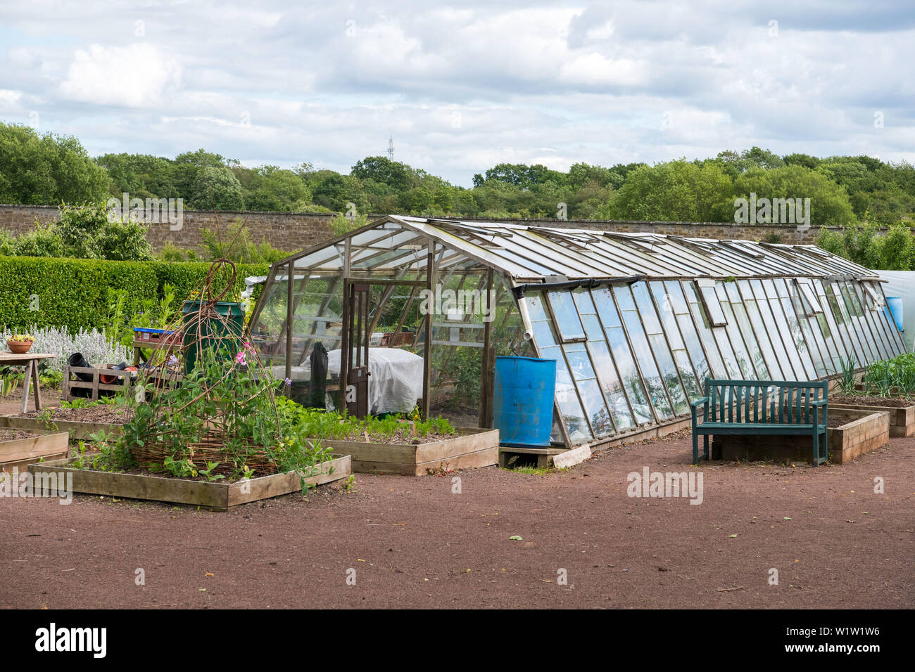Cala Homes East, Haddington Brochure Amisfield Walled Garden Stock Photo Alamy