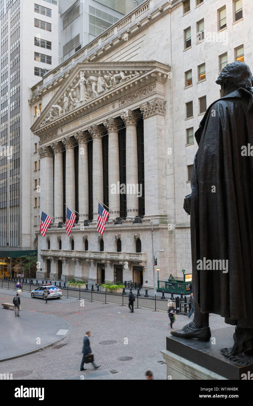 George washington statue new york hi-res stock photography and images ...