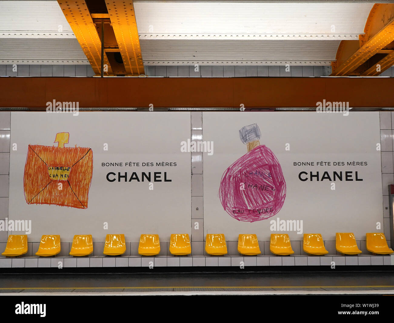 Chanel Paris Metro Stock Photo - Alamy