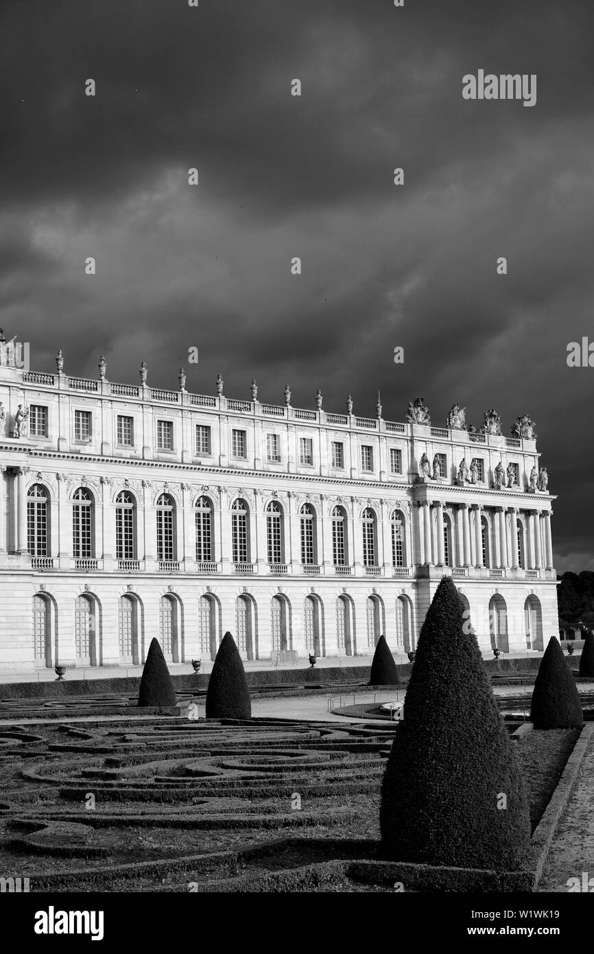 Palace of versailleschateau de versailles Black and White Stock Photos