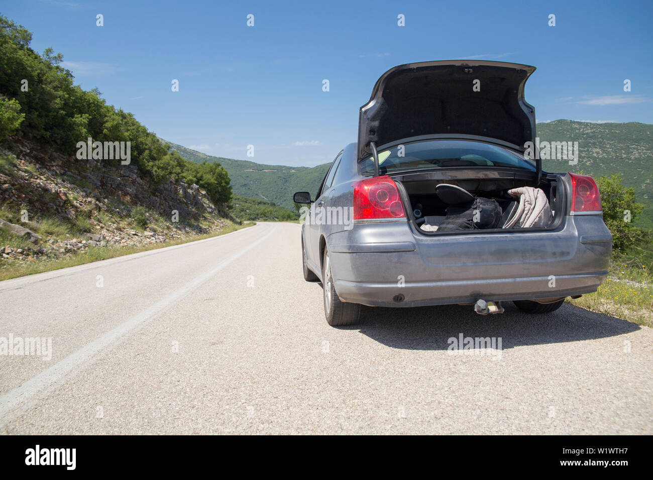 Car Trunk Open High Resolution Stock Photography And Images Alamy