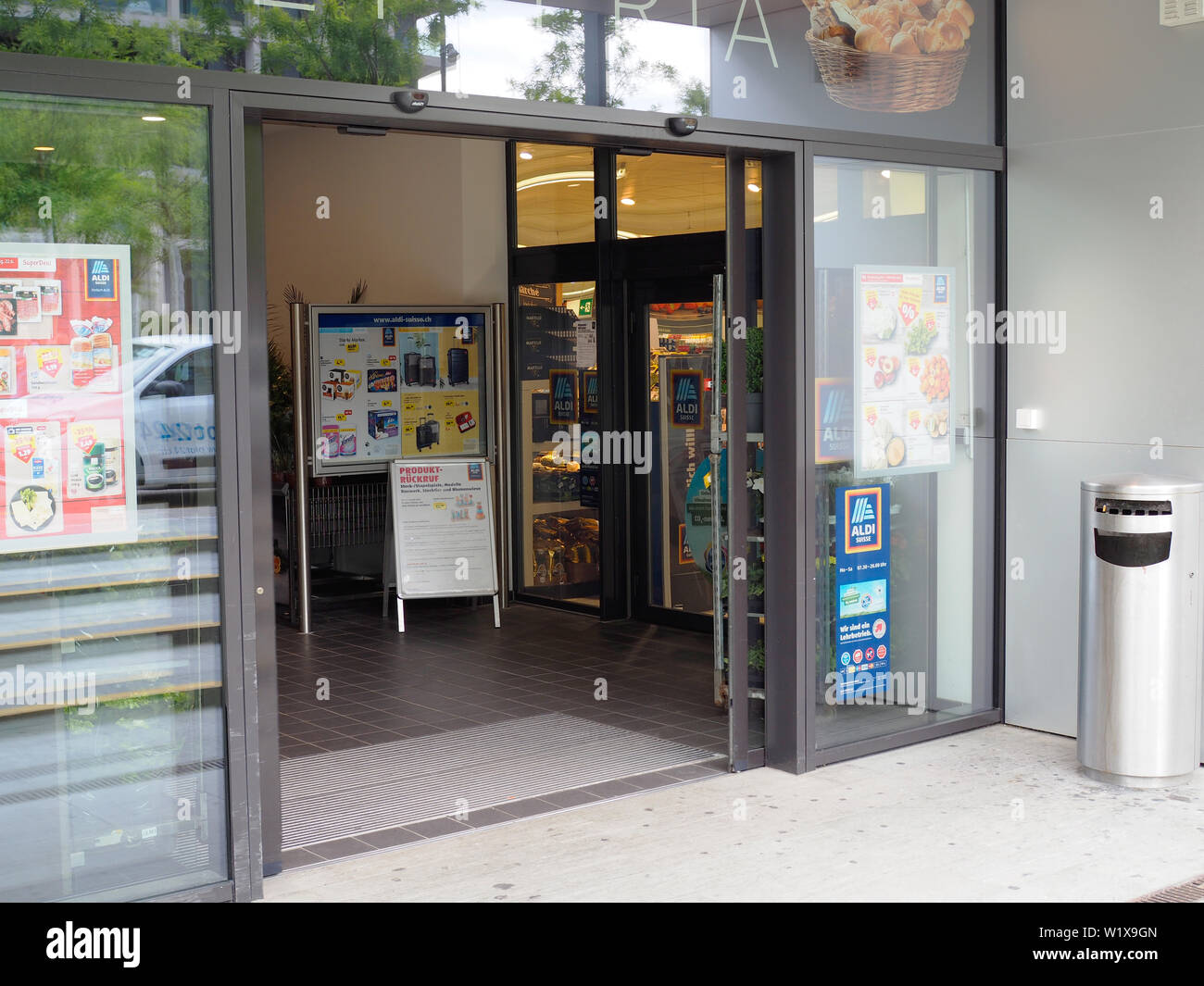 Aldi Suisse Filiale in Zürich ZH Schweiz Stock Photo