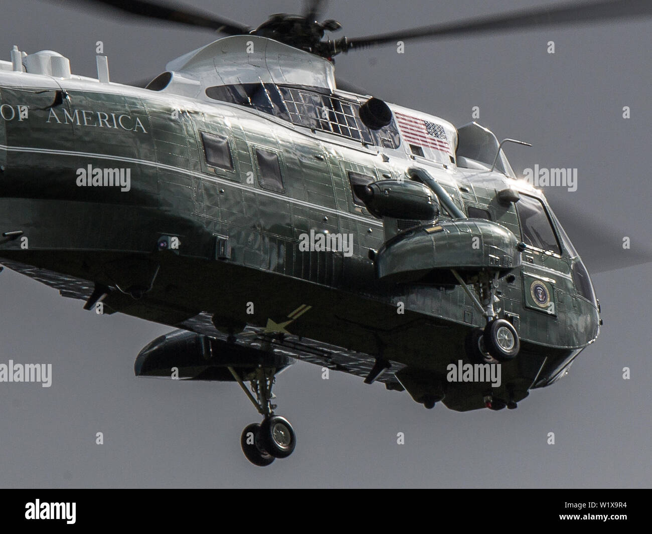 United States Marine Corps  Sikorsky VH-3D Sea King helicopters, call sign Marine One, arriving at Winfield House with US President Donald Trump, Regent's Park, London. Featuring: Atmosphere, View Where: London, United Kingdom When: 03 Jun 2019 Credit: Wheatley/WENN Stock Photo