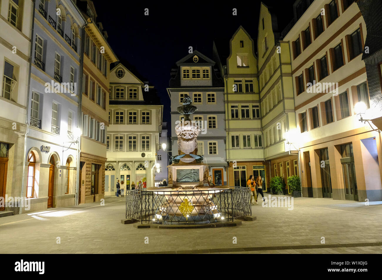 21.10.2018, Frankfurt am Main, Hesse, Germany - the rebuilt Huehnermarkt at night in the New Old Town, the DomRoemer quarter, from Frankfurt am Main, Stock Photo