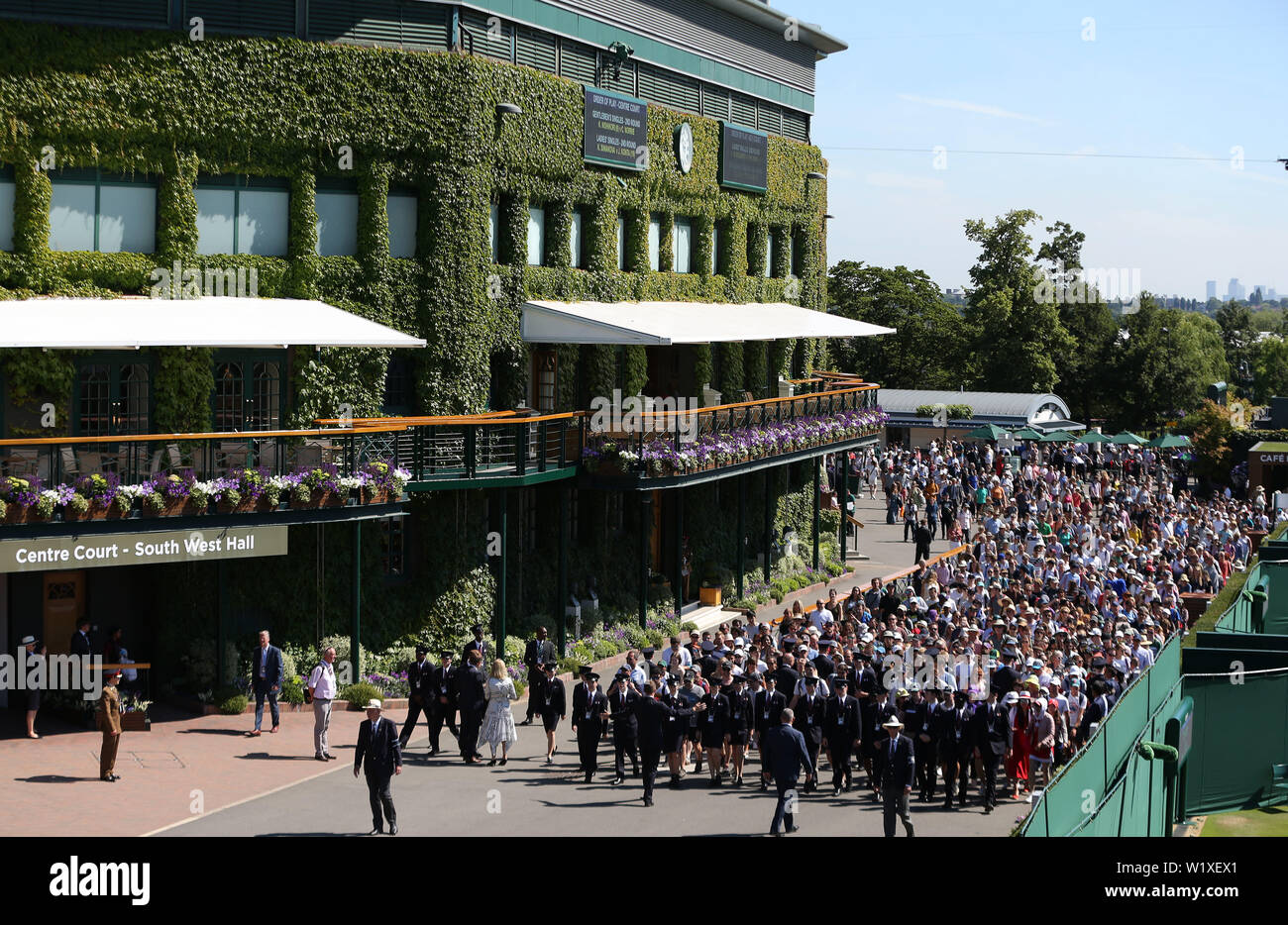 Wimbledon, London, Uk. 4th July 2019. Wimbledon Tennis Championships, London, Uk. Crowd Entering Wimbledon On Day 4, Great Britain, 2019 Credit: Allstar Picture Library/Alamy Live News Credit: Allstar Picture Library/Alamy Live News Credit: Allstar Picture Library/Alamy Live News Stock Photo