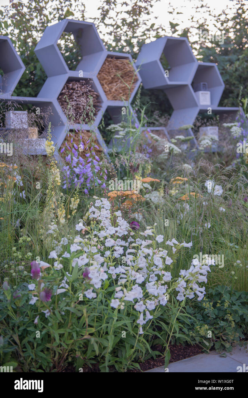 The Urban Pollinator Garden Fuses Design Function And Wildlife