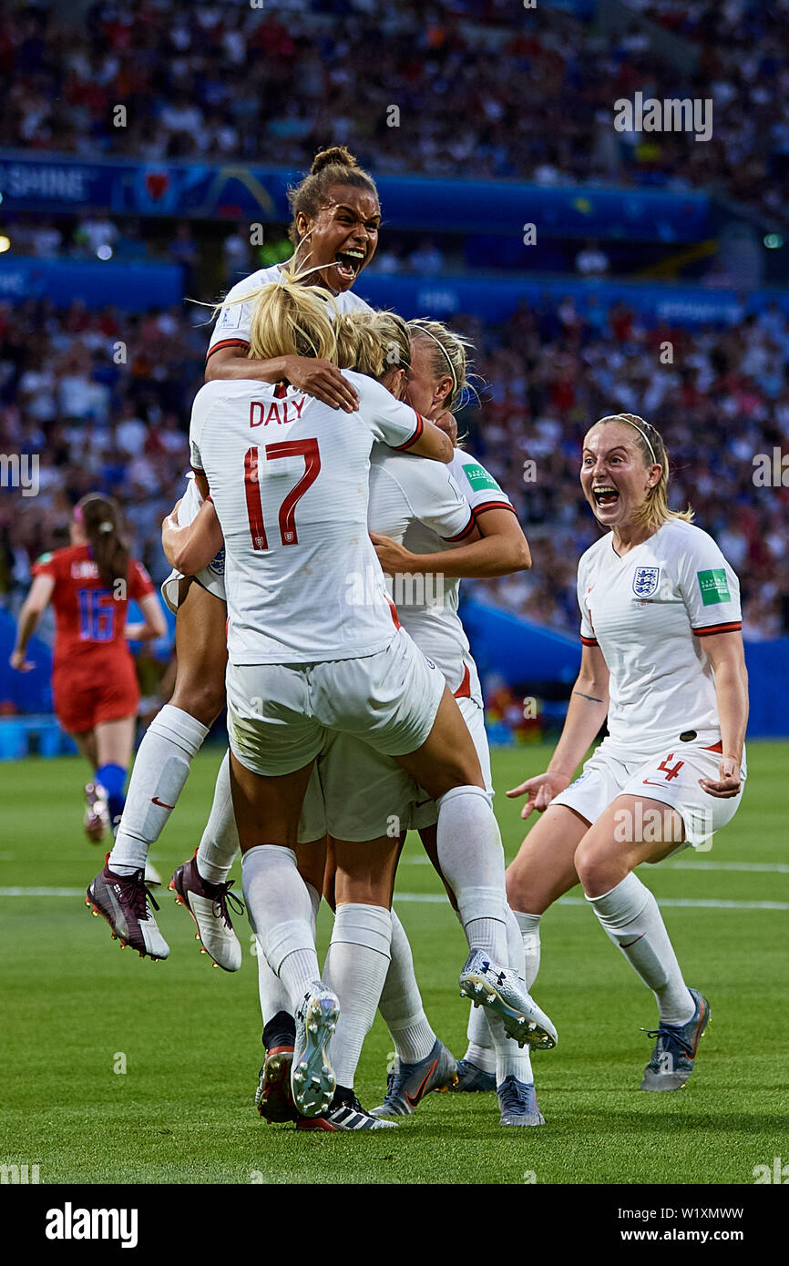 LYON, FRANCE - JULY 02: Rachel Daly of England (L), Ellen White of ...