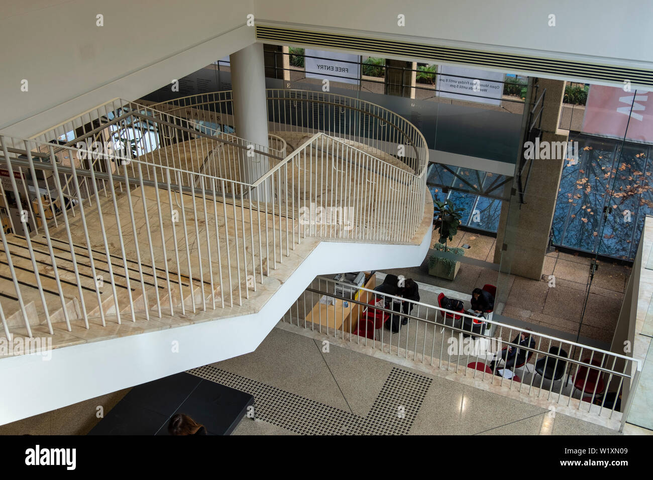 The Mitchell Wing of The State Library of New South Wales on Macquarie ...