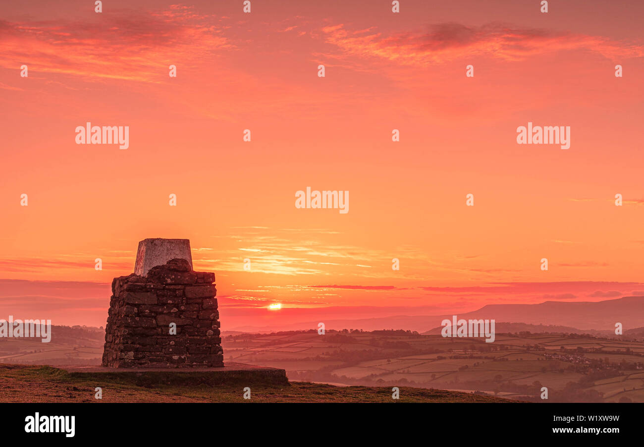 SUNRISE OVER PEN Y CRUG, BRECON BEACONS, WALES Stock Photo