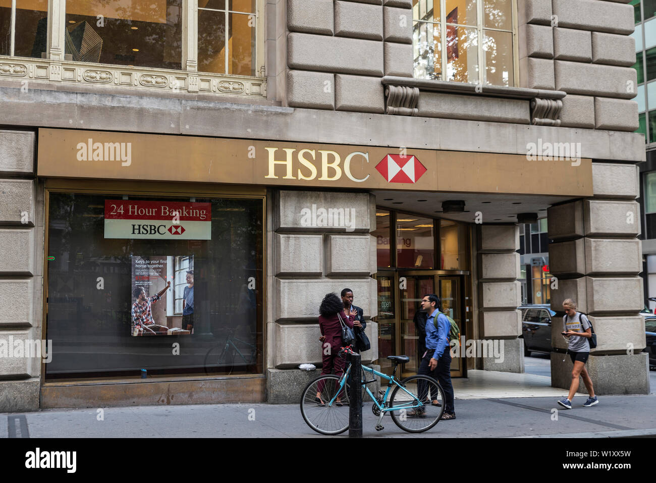 Hsbc Advertising Stock Photos Hsbc Advertising Stock Images Alamy