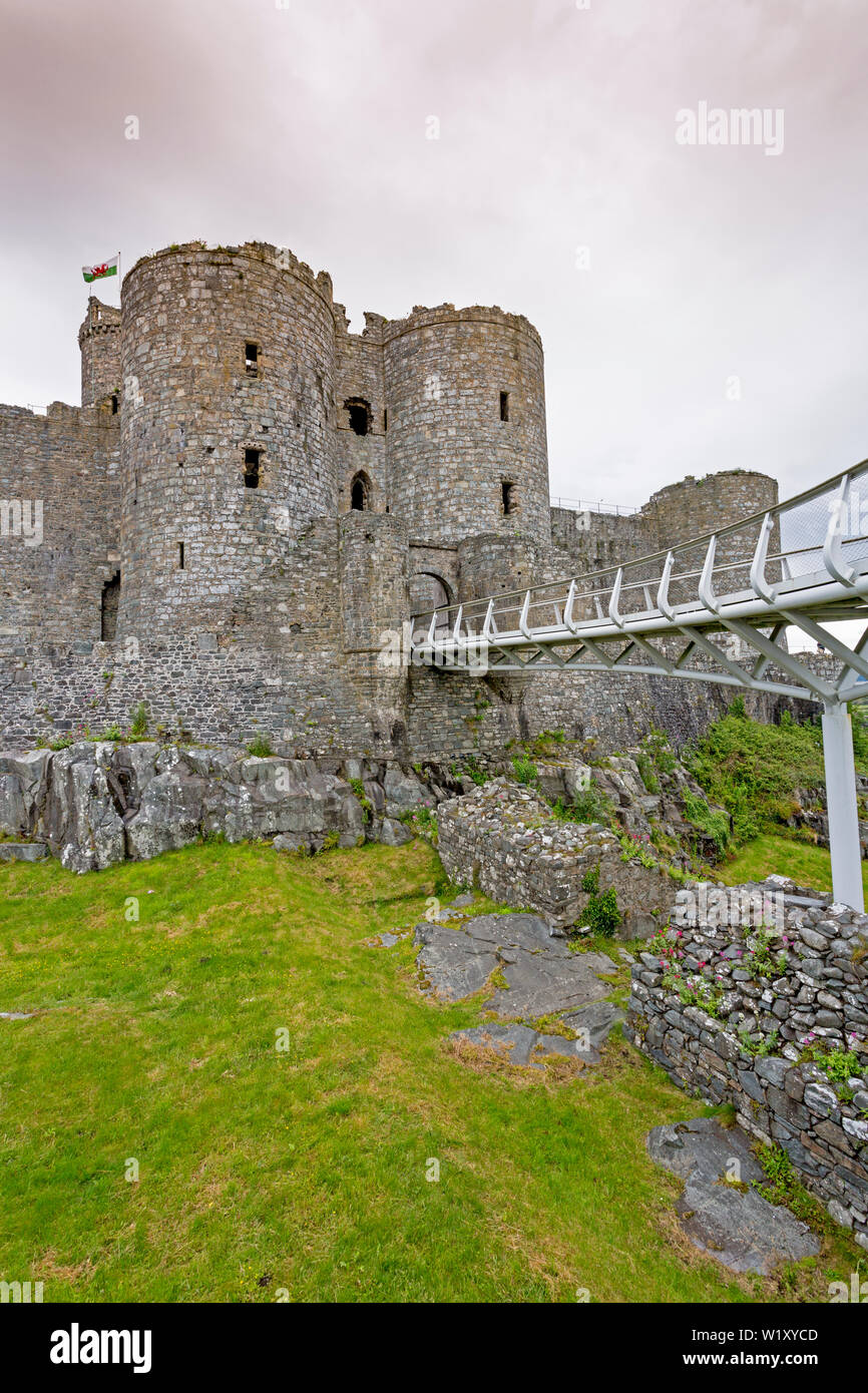 The modern 'floating bridge' that now gives access to the castle Gatehouse in Harlech, Gwynedd, Wales, UK Stock Photo