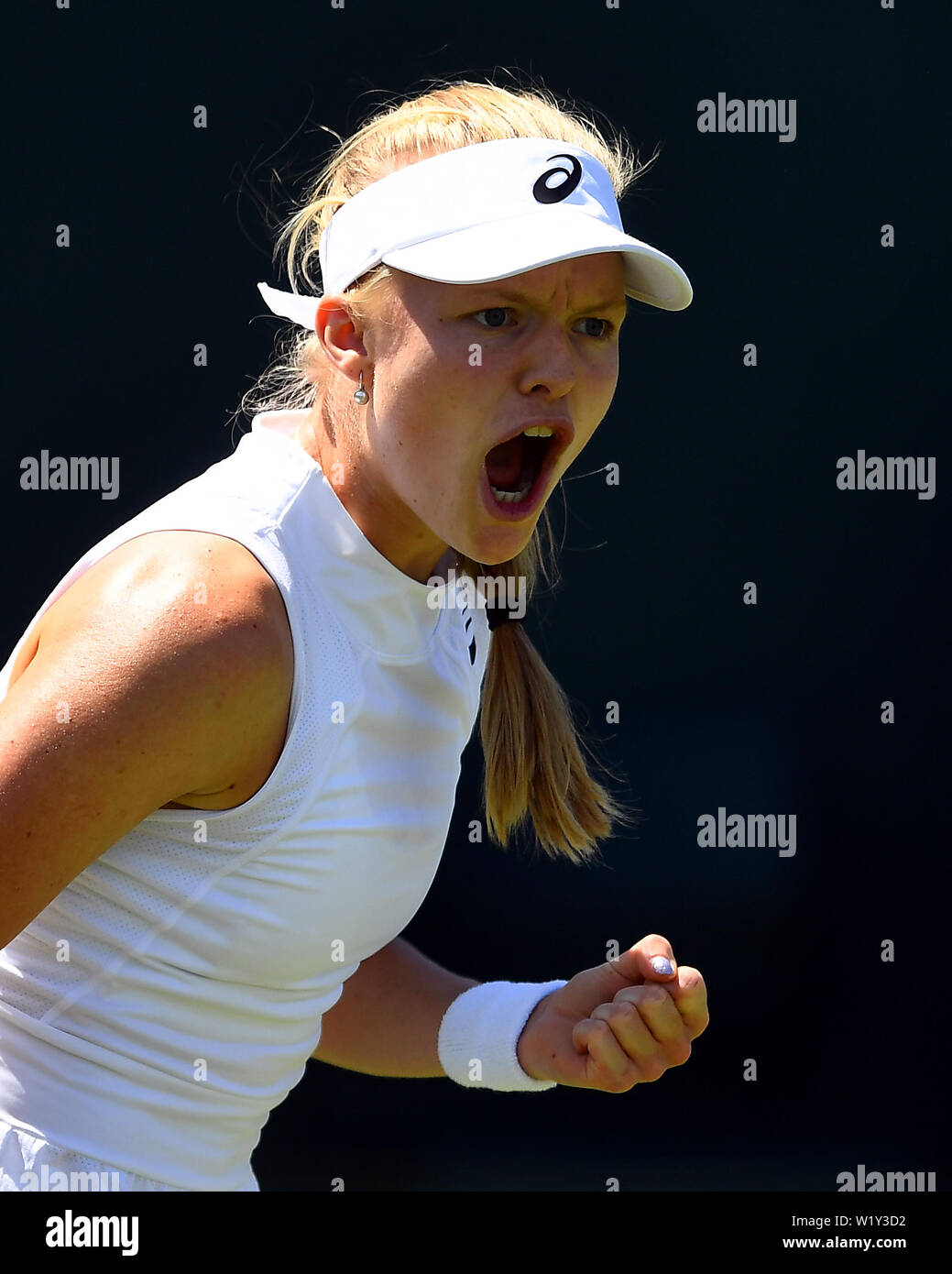harriet-dart-celebrates-during-her-match-on-day-four-of-the-wimbledon