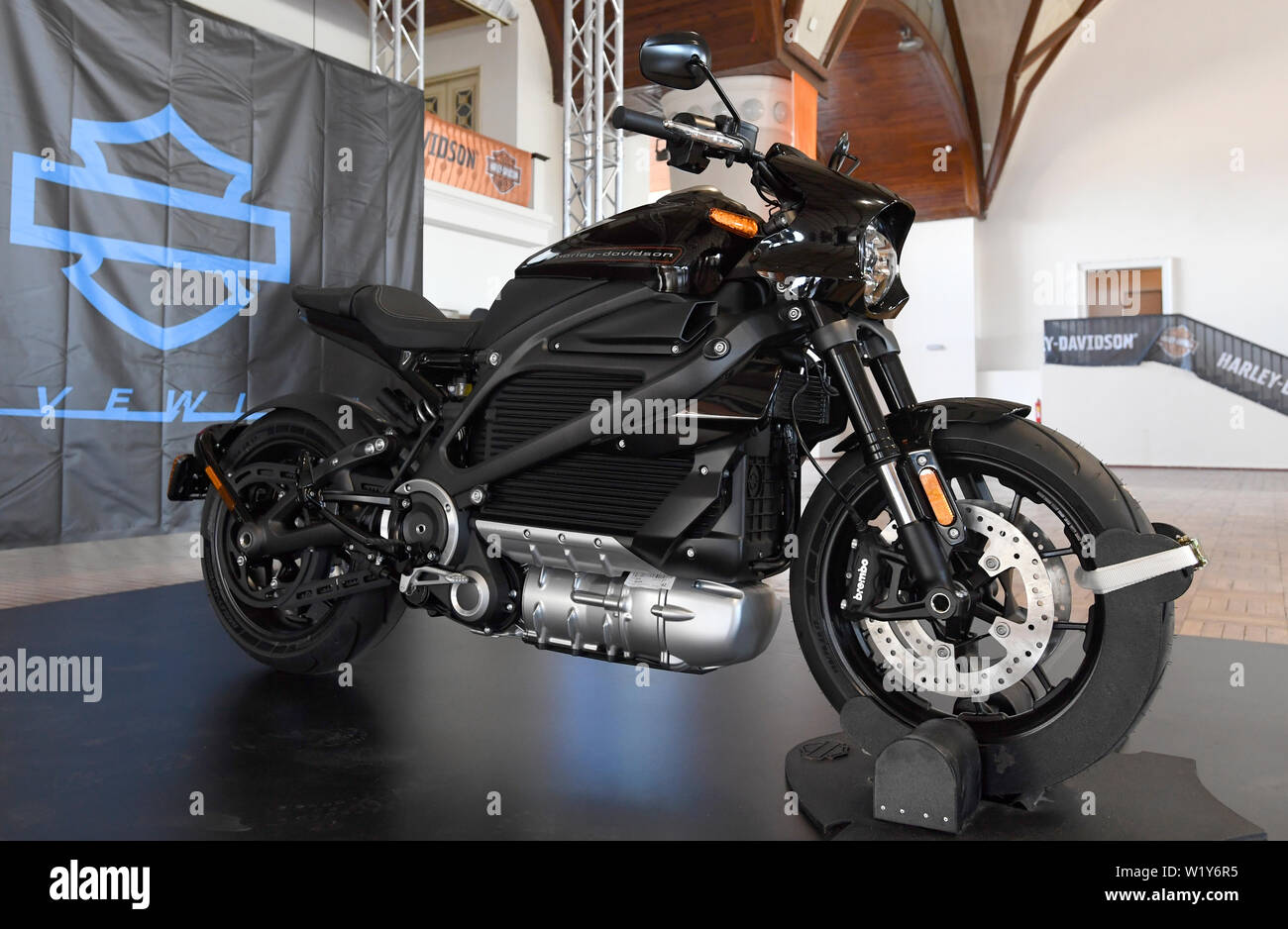 Electric harley davidson motorcycle hi-res stock photography and images ...
