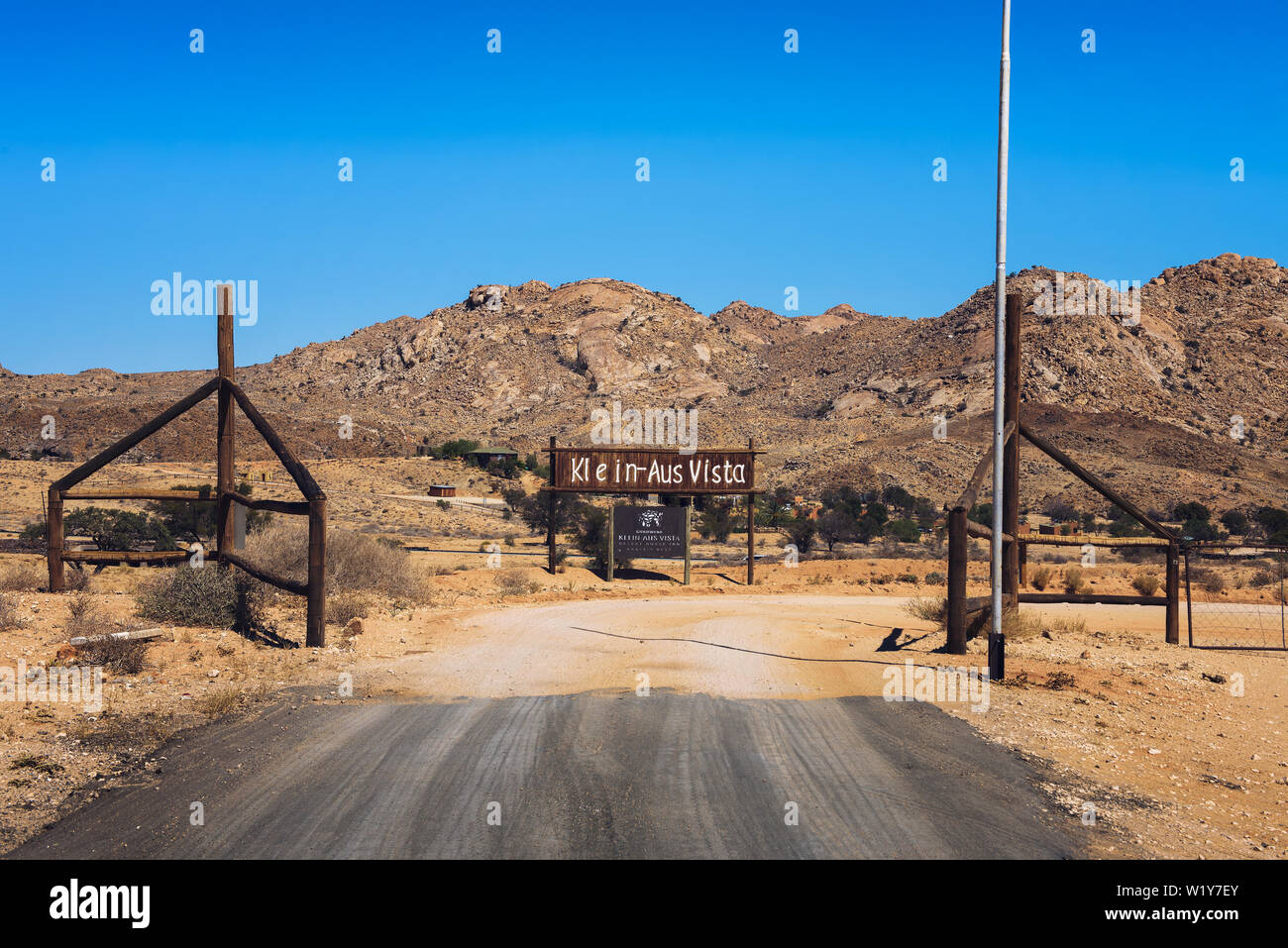 Entry gate to the Klein-Aus Vista lodge and restaurant in Namibia Stock Photo