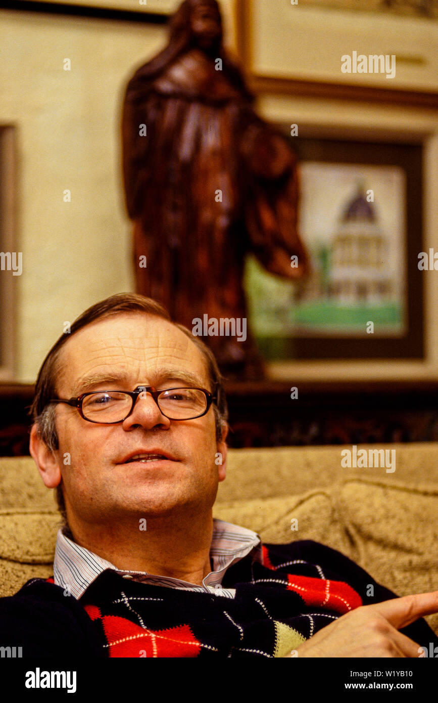 Cambridge, June 1991. Portrait of Jeffrey Archer, author and politician, at home at The Old Vicarage, Grantchester, Cambridge. Hi is waering a paisley Stock Photo