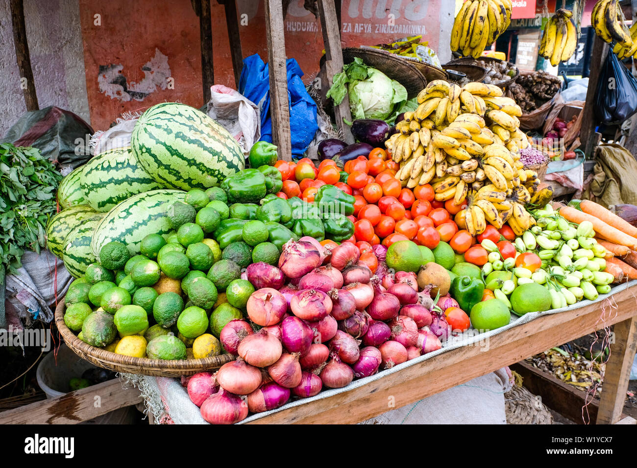 Fruit and vegetable stall in Mbeya, Tanzania., Africa   ---   Obst- und Gemüsestand in Mbeya, Tansania. Stock Photo