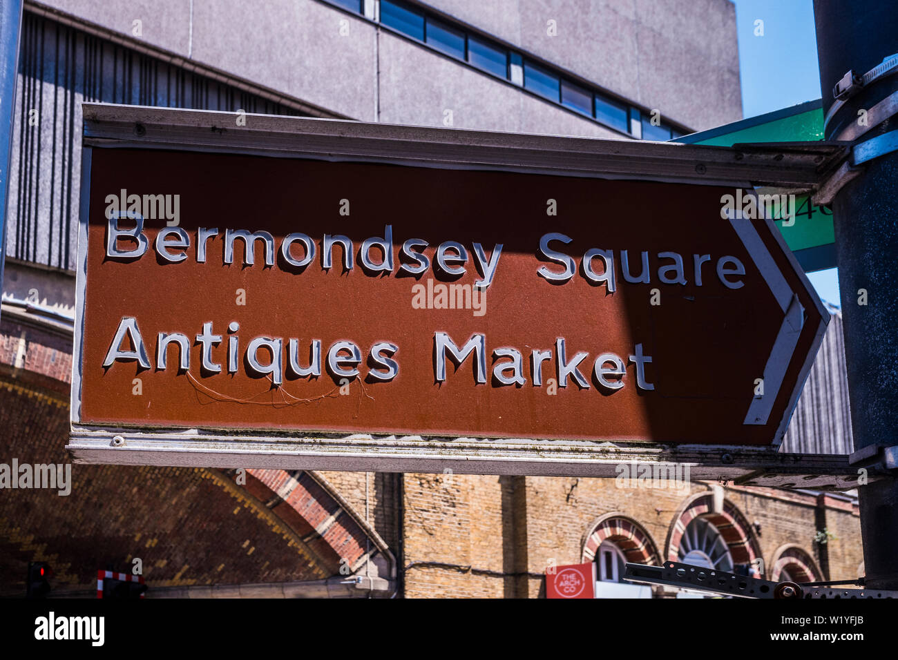 Bermondsey Square Antiques Market street sign, Borough of Southwark, London, England, UK. Stock Photo