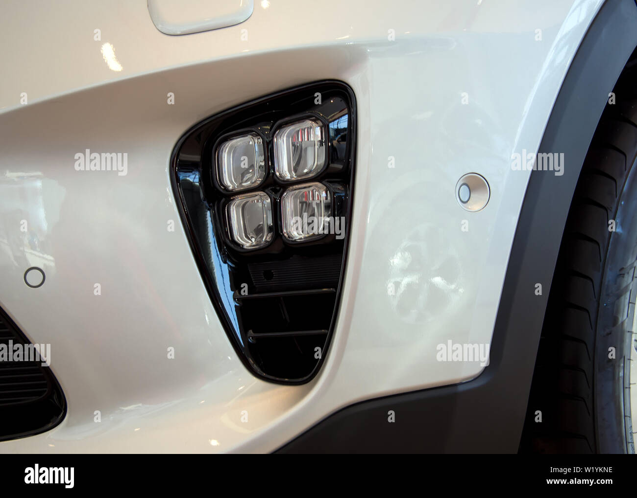 Daytime running lights hires stock photography and images Alamy