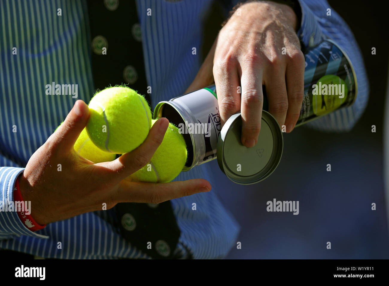 Line judge open new tennis balls hires stock photography and images