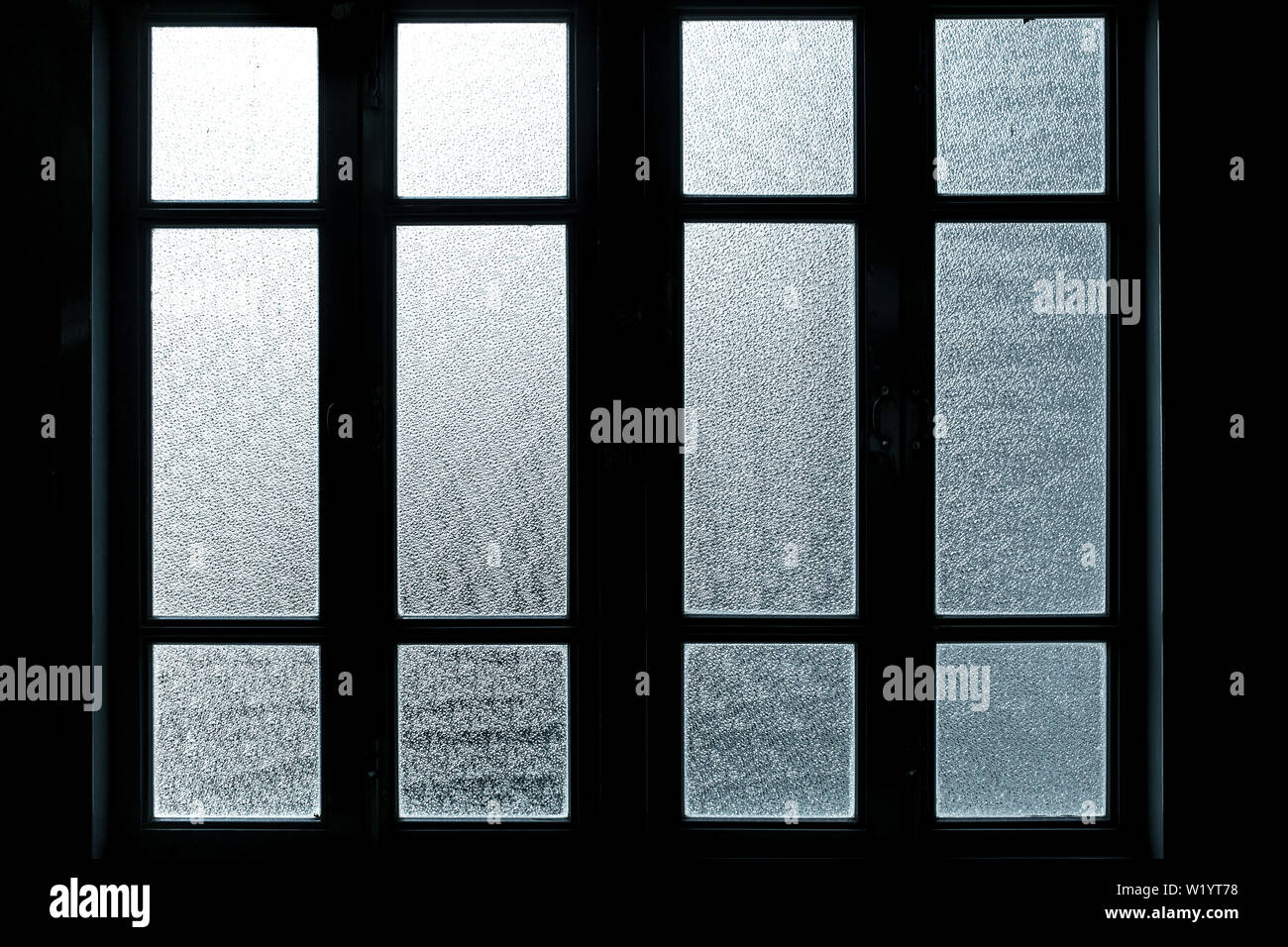 Body floor house dark hi-res stock photography and images - Alamy