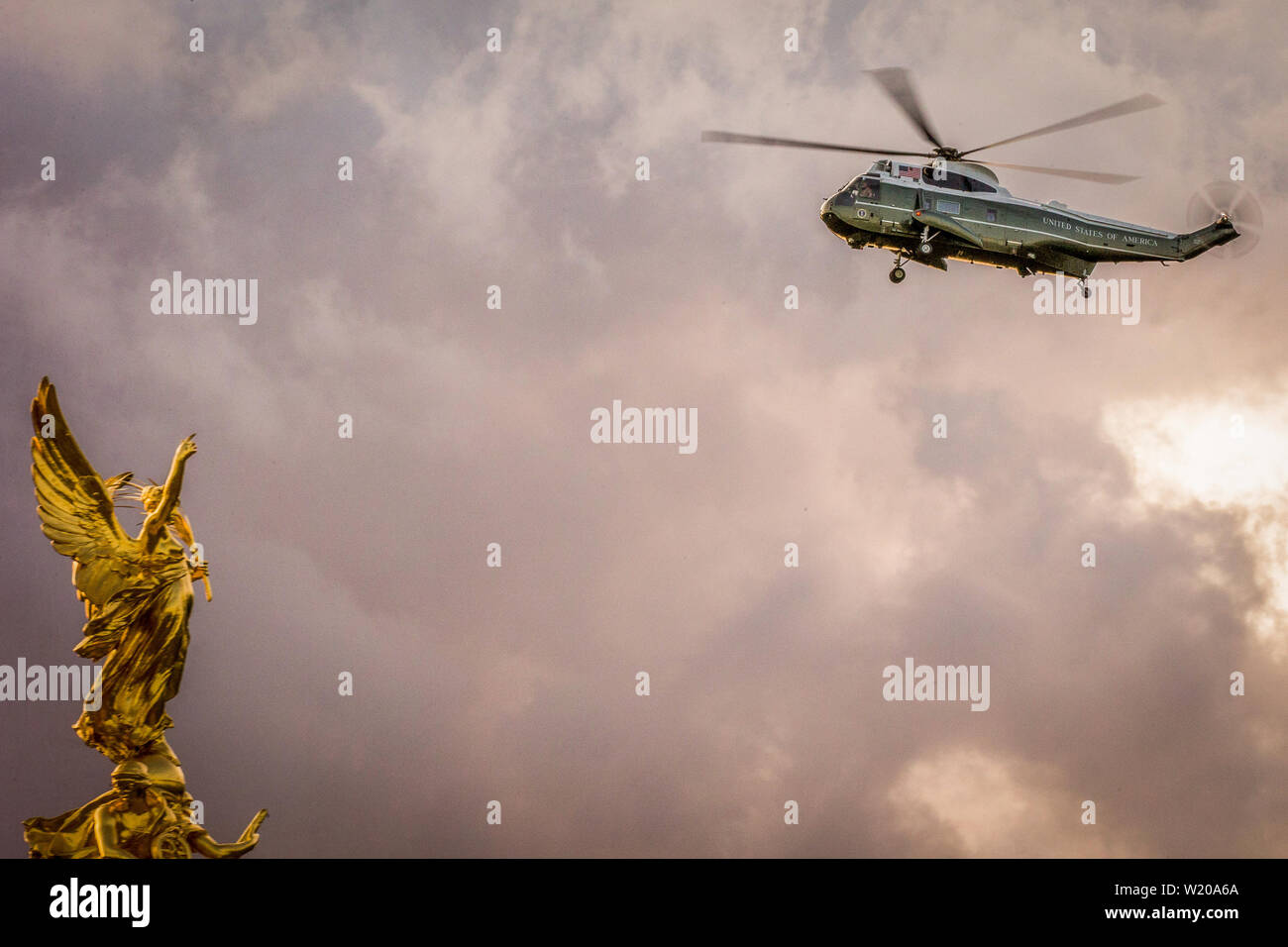 United States Marine Corps  Sikorsky VH-3D Sea King helicopters, call sign Marine One, arriving at Buckingham Palace with US President Donald Trump, London, UK. Featuring: Atmosphere, View Where: London, United Kingdom When: 03 Jun 2019 Credit: Wheatley/WENN Stock Photo