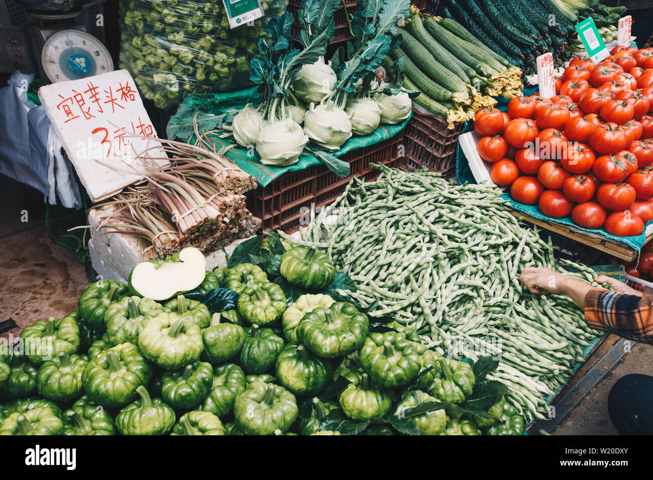 China yunnan kunming street food hi-res stock photography and images ...