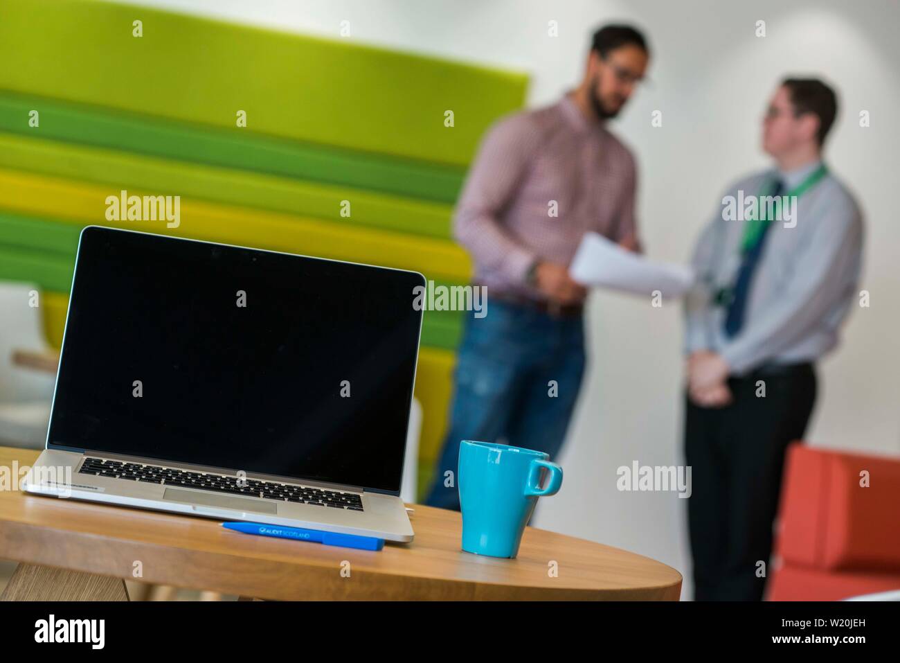 Group workplace hi-res stock photography and images - Alamy