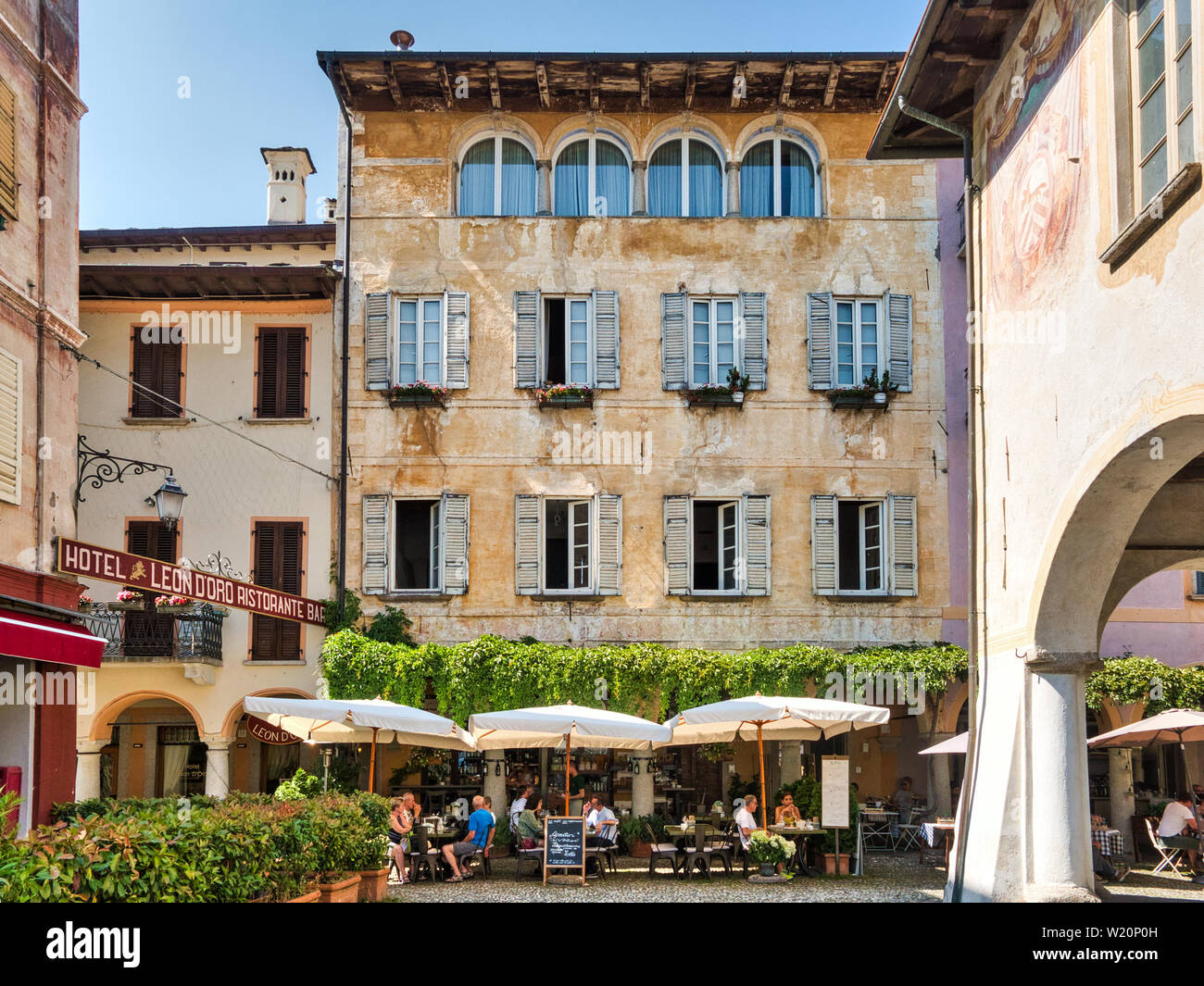 Giulio restaurant hi-res stock photography and images - Alamy