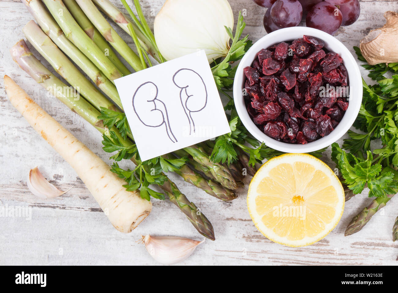 Drawing of kidneys and healthy eating as source natural vitamins and