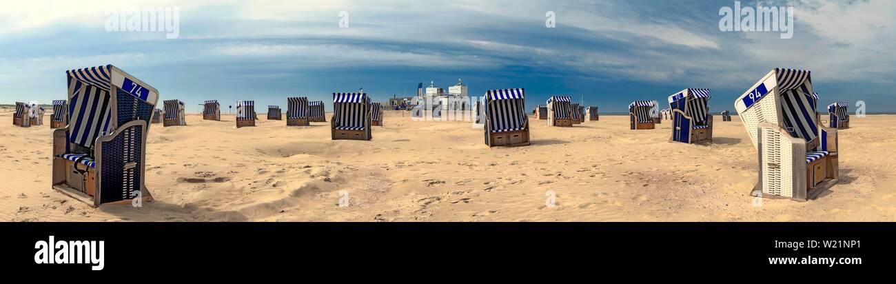 Sandy beach beach with beach chairs, Norderney, East Frisian Islands, Lower Saxony, Germany Stock Photo