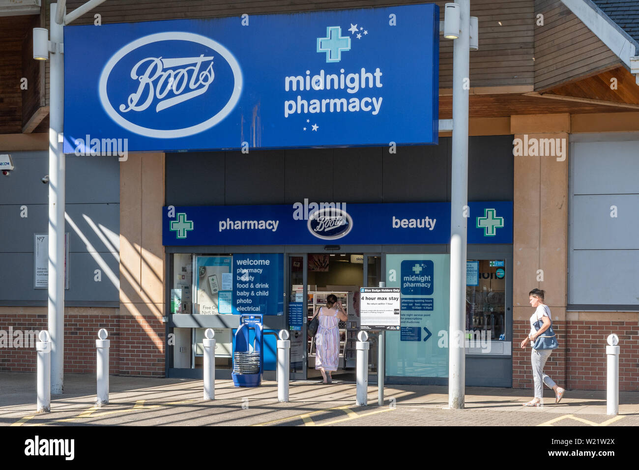 Boots the chemist shop front 9store front), retailer of pharmacy and beauty products, UK Stock Photo