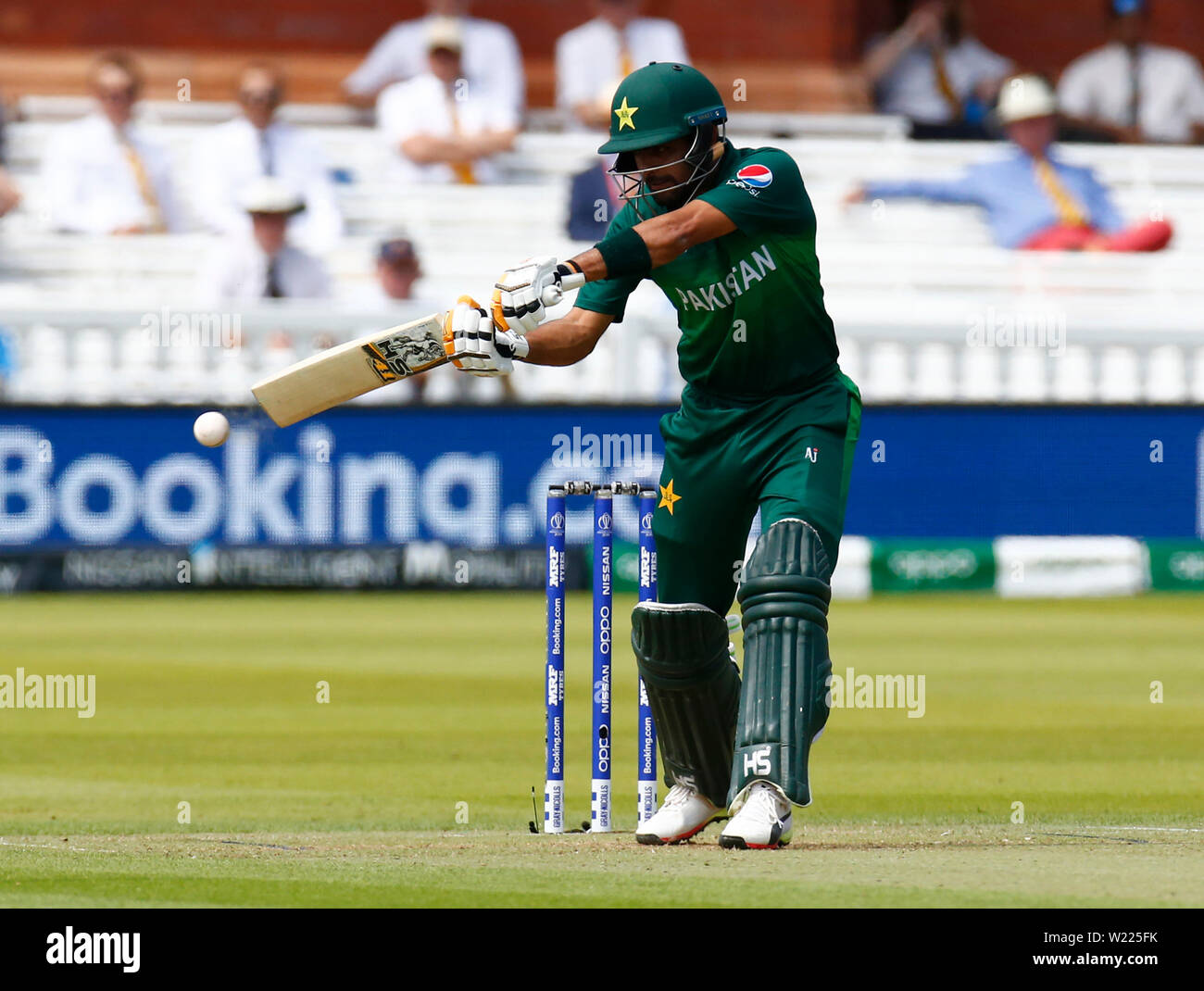 Babar azam hi-res stock photography and images - Alamy