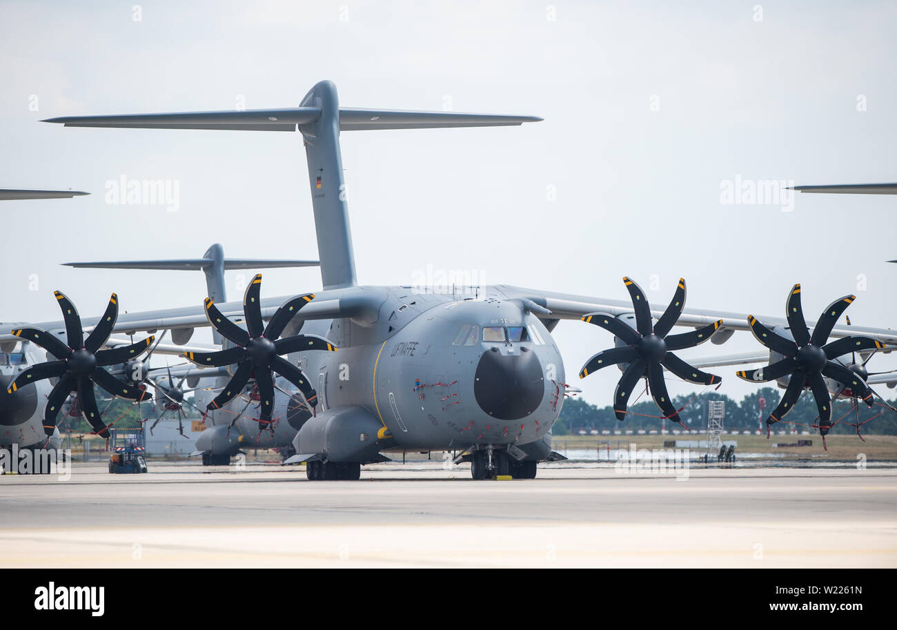 Wunstorf Steinhude Lower Saxony Germany 5th July 19 Airbus 00m Transport Aircraft Are Parked At The Wunstorf Air Base The Transport Aircraft Stationed At Wunstorf Air Base Are To Be Used From Jordan