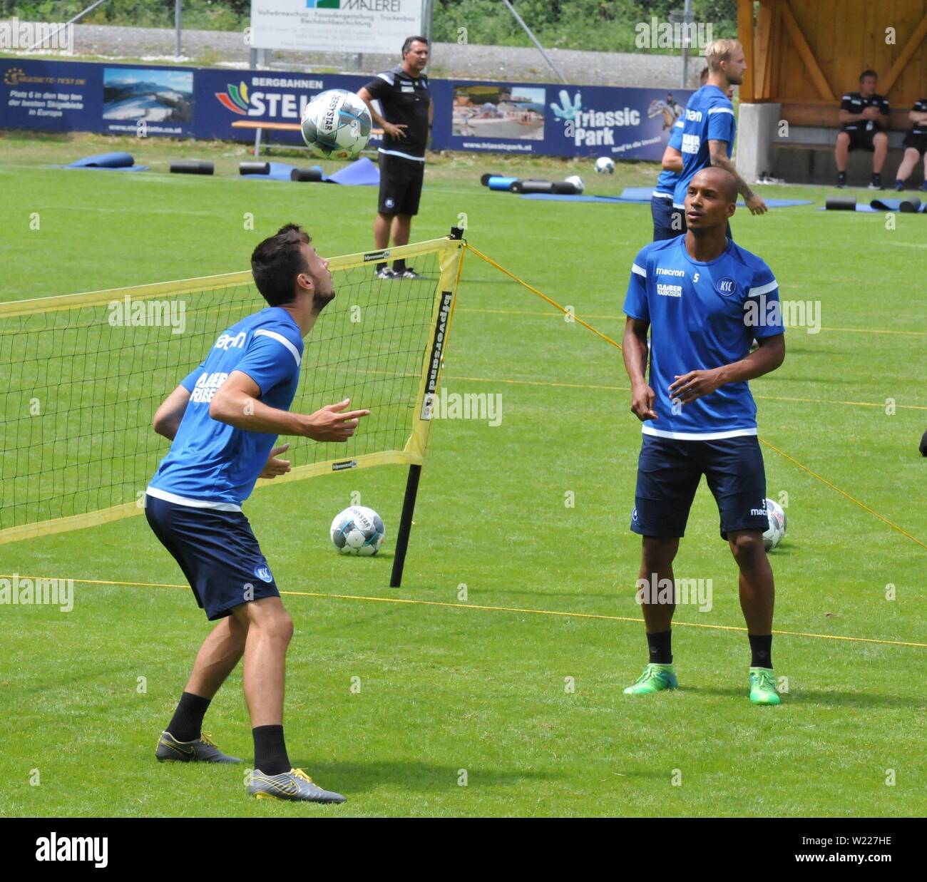Ksc Spielt Fussballtennis Zweitliga Aufsteiger Karlsruher Sc In