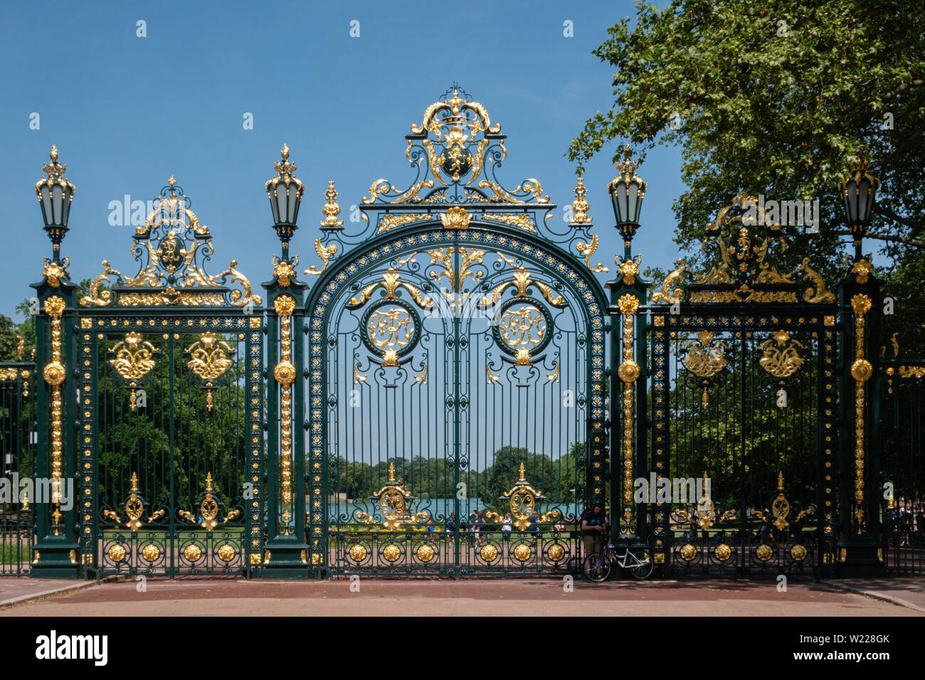 Portal of the main entrance to the Tête d'Or park has recently been  restored with the restoration of the paint and gilding and the installation  of rol Stock Photo - Alamy
