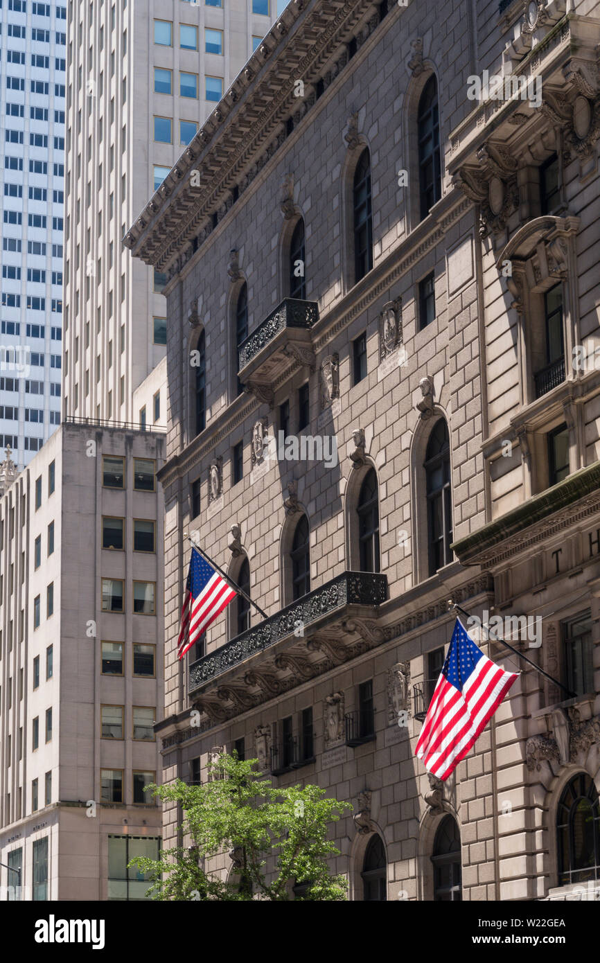 The University Club of New York is a private social club located at 1 West 54th Street on Fifth Avenue in Manhattan, New York City, USA Stock Photo